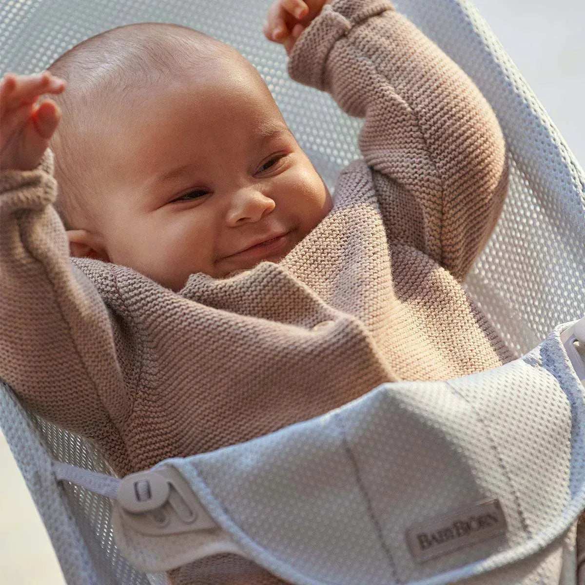 BabyBjörn® Balance Soft Mesh Grey Silver/White - Image 3