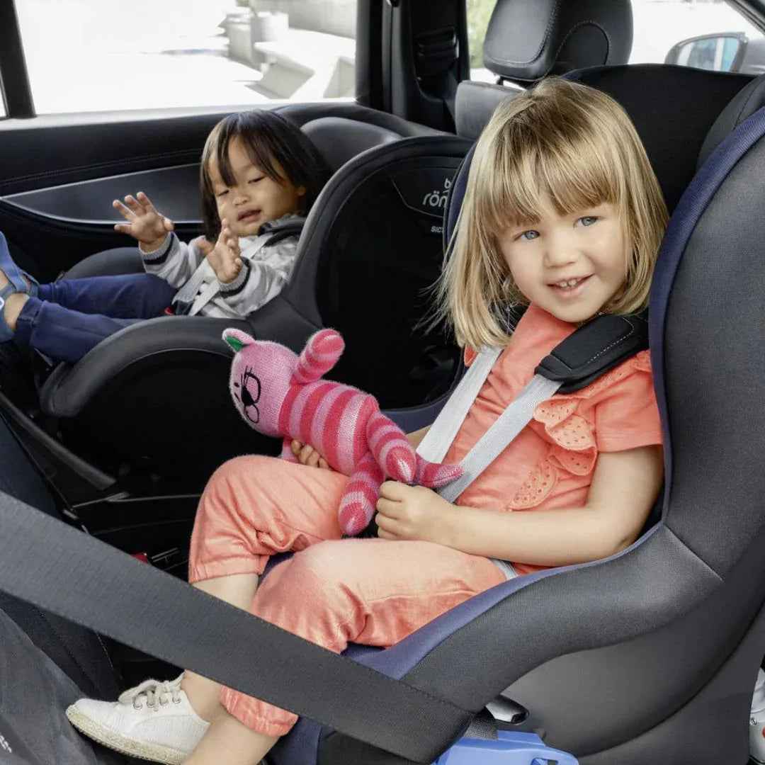 Britax Römer®  Car Seat i-size 40-105 cm Dualfix Plus Space Black - Image 4