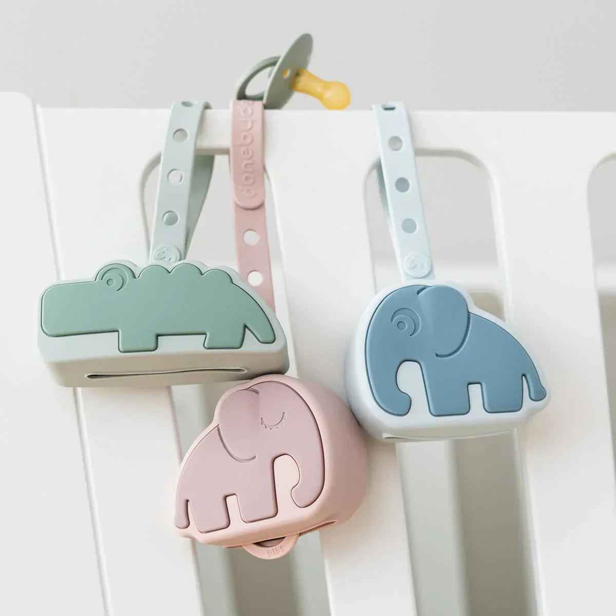 Done by Deer® Silicone pacifier pouch Croco Green - Image 5
