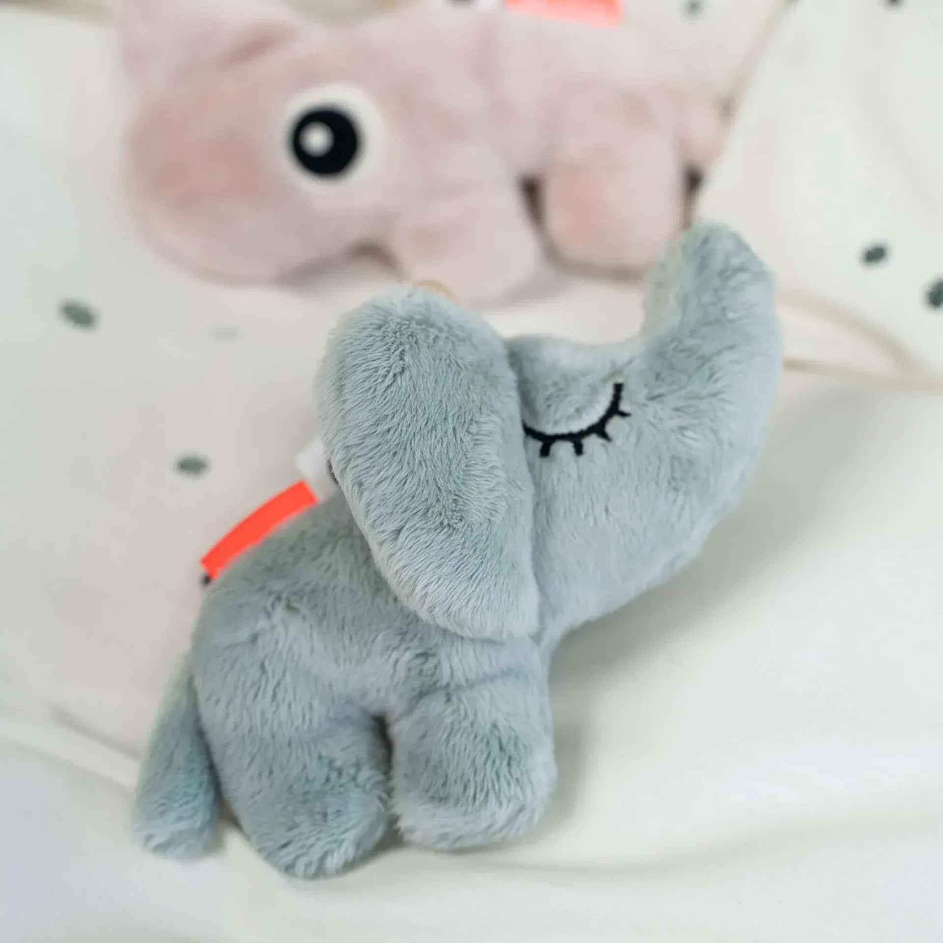 Done by Deer® Tiny sensory rattle Elphee Blue - Image 4