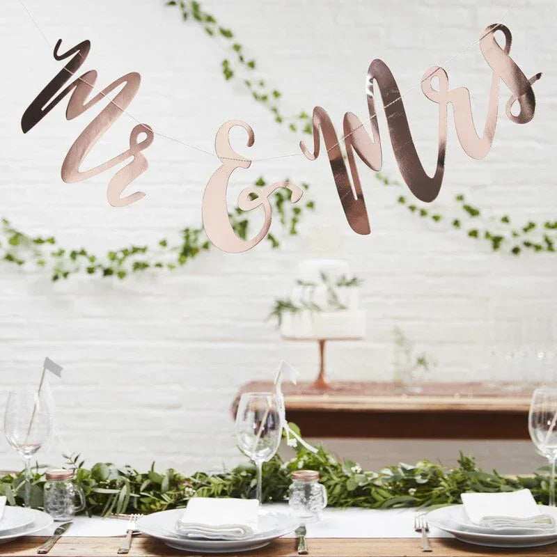 Ginger Ray® Backdrop - Mr and Mrs - Rose Gold