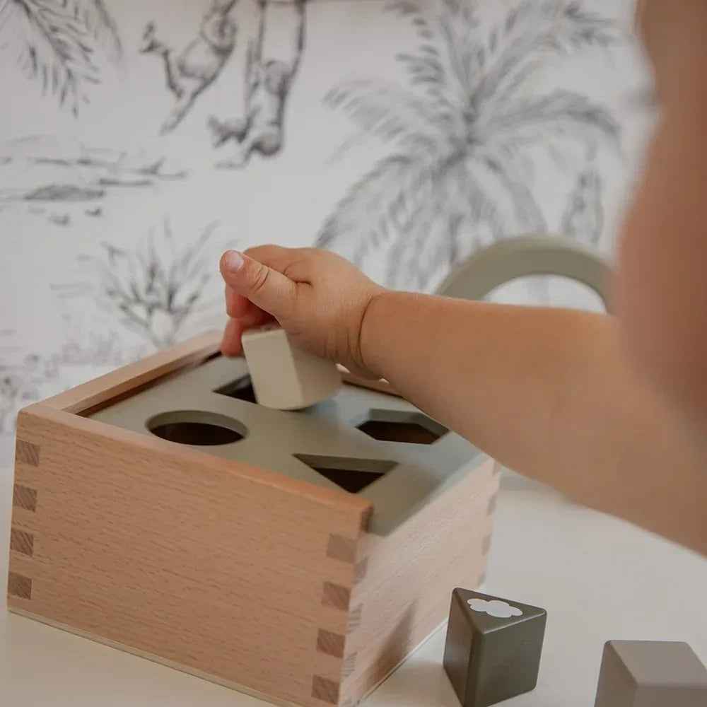 Label Label® Shape Sorting Box Olive Green - Image 4