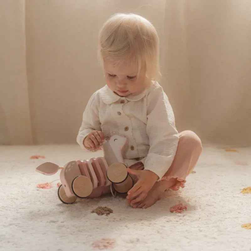Little Dutch® Pull along Deer Fairy Garden - Image 3