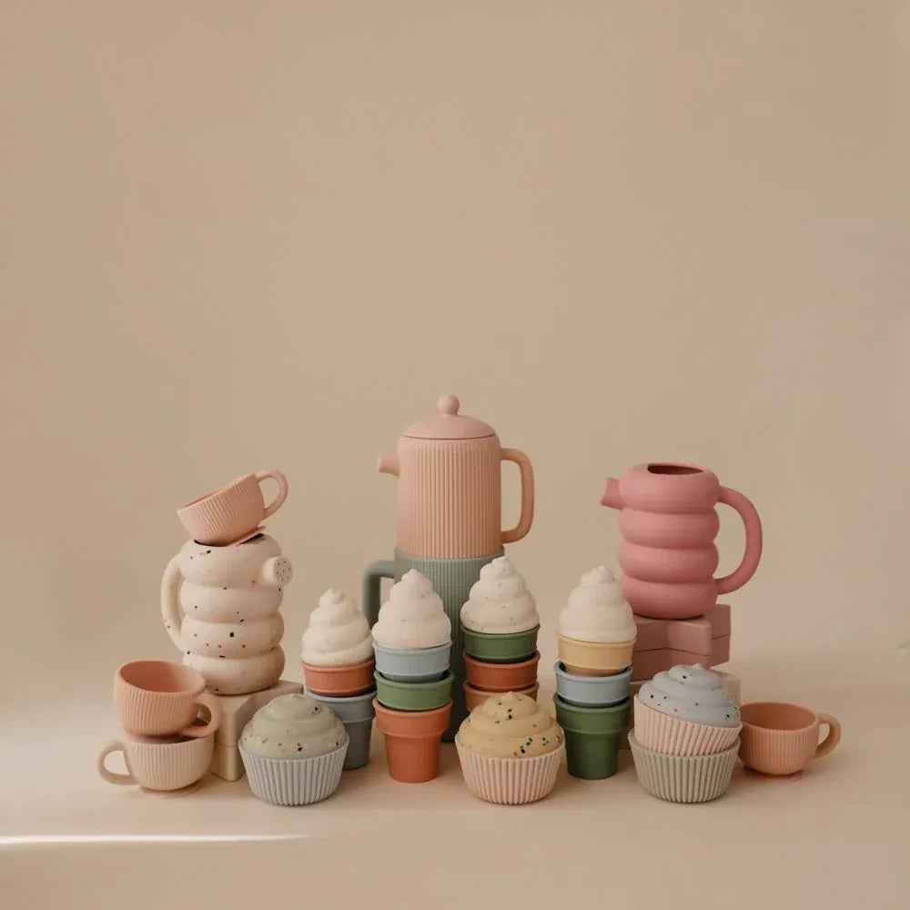 Mushie® Silicone Watering Can Peony - Image 4