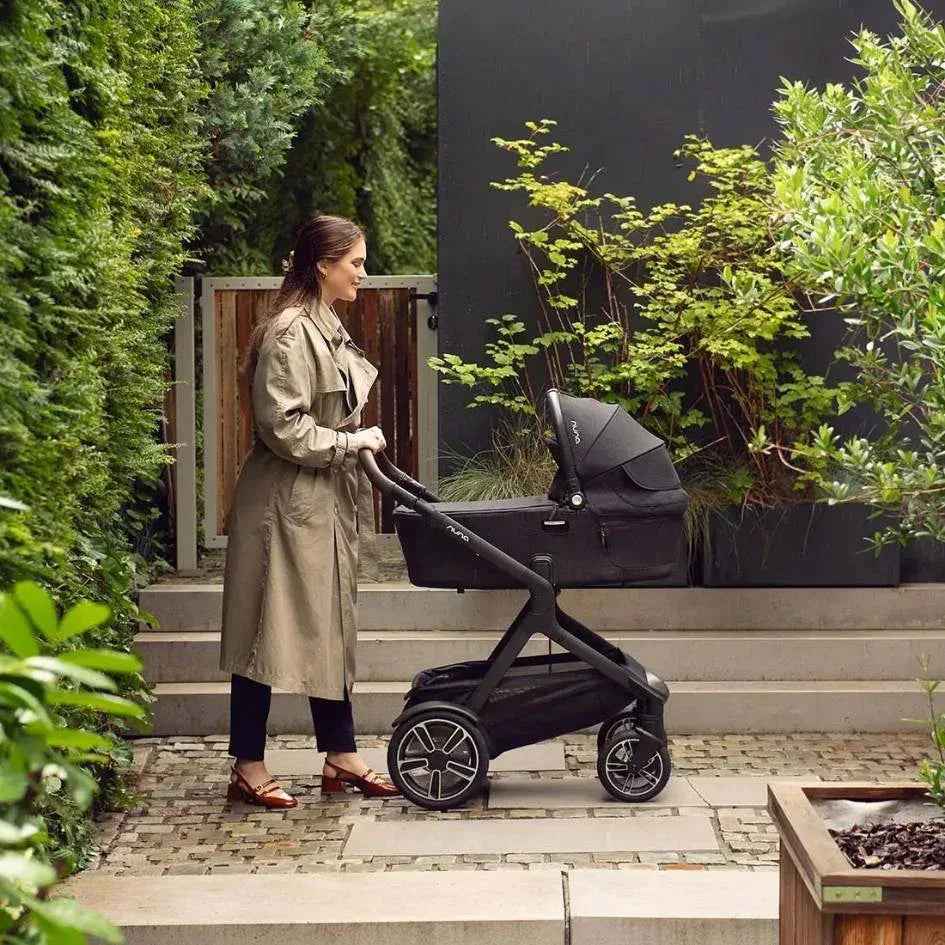 Nuna® Carry Cot Demi™ Next Caviar - Image 14