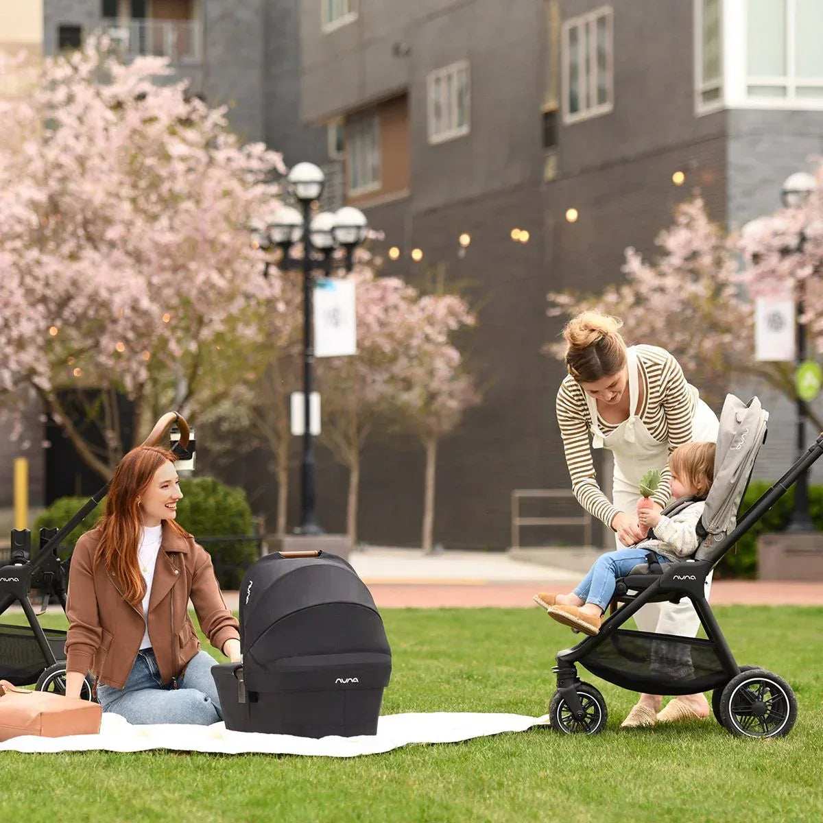 Nuna® Baby Stroller Triv™ Caviar - Image 10