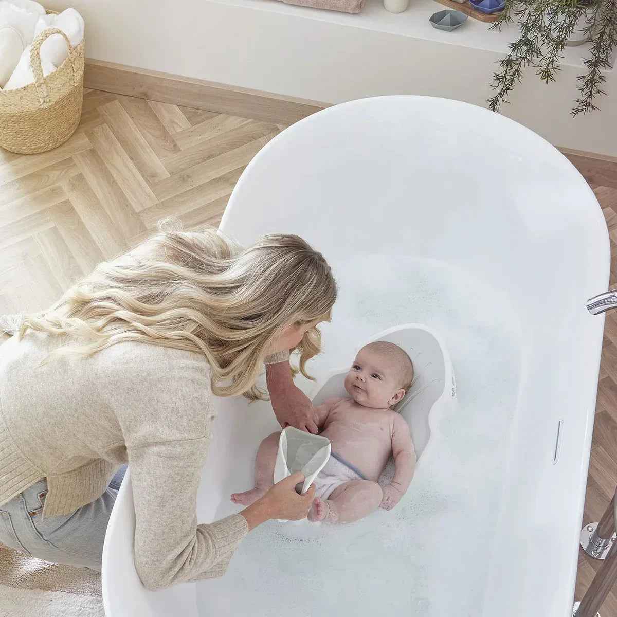 Shnuggle® Newborn Bath Support (0-6m) White/Grey - Image 8